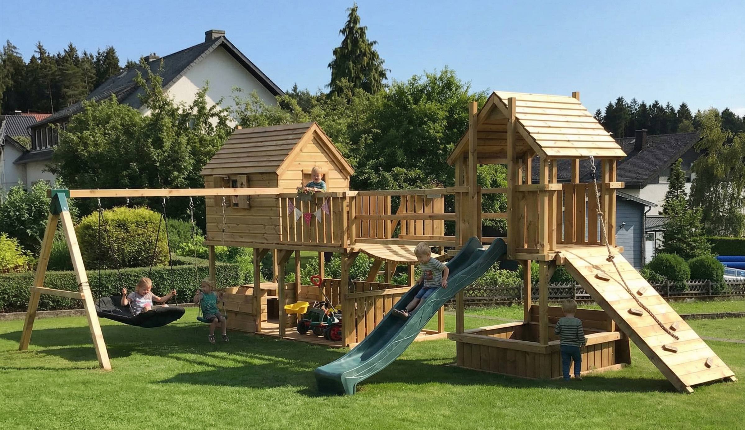 Spielturm Dortmund mit Schaukel, Rutsche und Kletterrampe